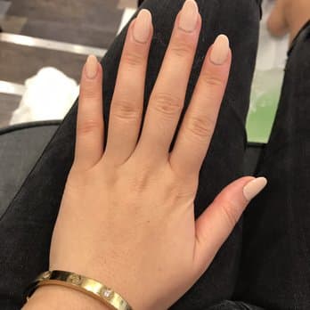 Belle L. nail photo 3